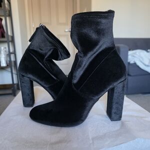 Steve Madden Black Velvet Heeled Boots 7.5